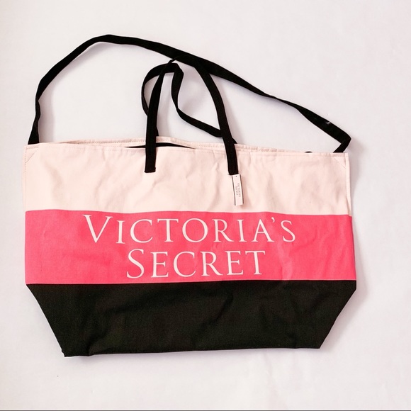 PINK Victoria's Secret Handbags - NWT Victoria 's Secret Large Weekend Bag PINK Victoria's Secret Handbags - NWT Victoria 's Secret Large Weekend Bag